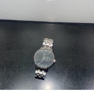 Gant klocka  -  GANT klocka i mycket bra skick. Box+2 extra länkar medföljer vid köp. Är öppen för byten men kom privat vid frågor eller bytes möjligheter. 