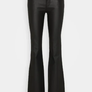 Skinnbyxor  - Säljer dessa skinbyxor från only i storlek Xs/30, de är nya med prislapp kvar. Slutsålda i många storlekar. Nypris: 549kr💓