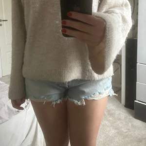Dessa fina shorts ifrån Zara, passar perfekt till sommaren! Jag är en xs/34  i vanliga fall men dessa passar som är i strl 36.