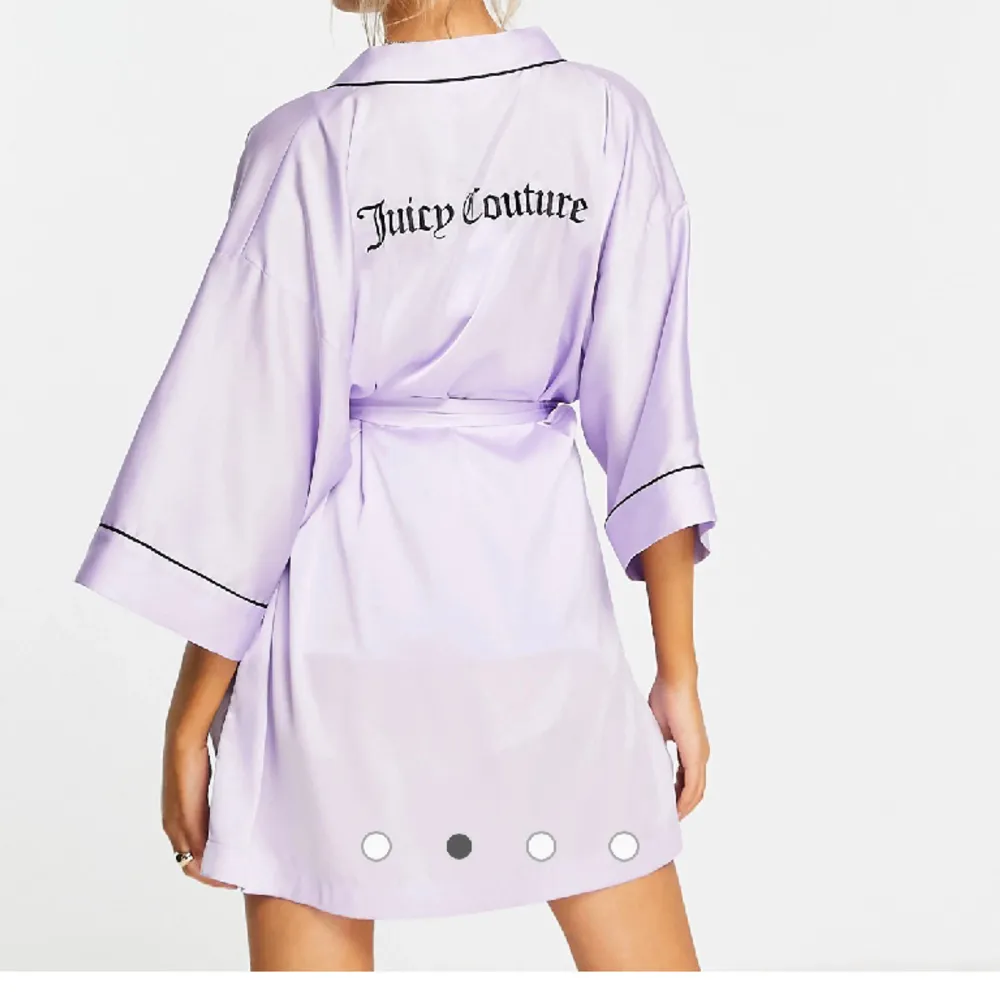 Lila juicy couture morgonrock, inte använd och lappen sitter fortfarande kvar. Skriv för fler bilder💗 . Övrigt.