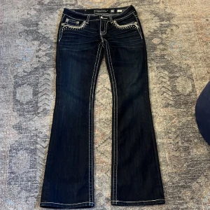 Miss me jeans  - Säljer mina missme jeans då dom är lite för stora knappt använda ❤️ s/m ny pris 1100