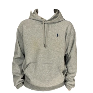 Ralph Lauren hoodie - Ralph Lauren hoodie. Storlek 170. Använd med två små defekter. Säljer för att den har blivit för liten. Modell på bilderna är 178cm lång
