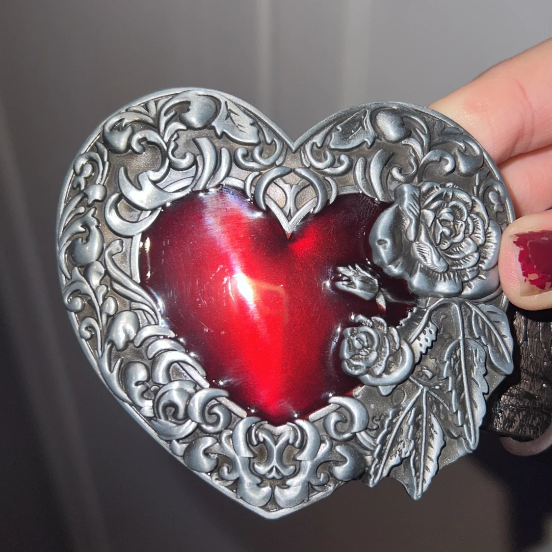 Brunt bälte med rött hjärta - 90