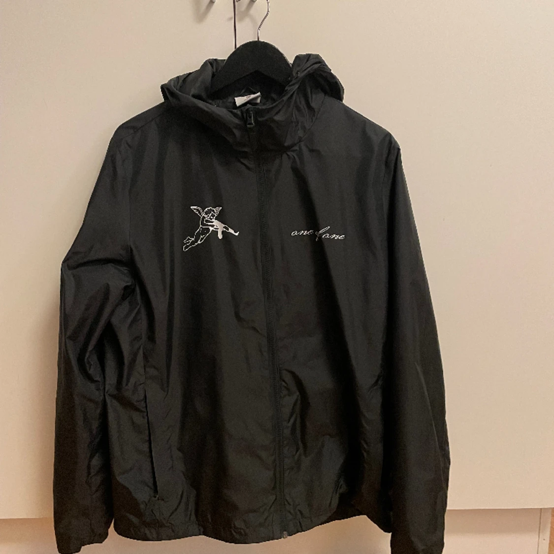 One of one jacka - 90