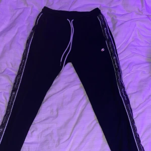 Champion mjukisbyxor  - Champion mjukisbyxor i otroligt bra skick storlek xs herr