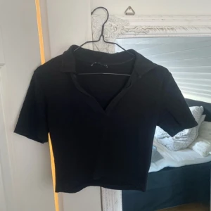 Topp zara - Fin topp, kortare modell. Storlek m passar också s🖤