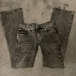 lågmidjade jeans - midjemått: 36 innerbenslängd: 78