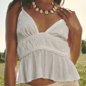 Zara topp - Jätte fin topp från zara i stl L, den är inte alls genomskinlig och prislapp är kvar💗