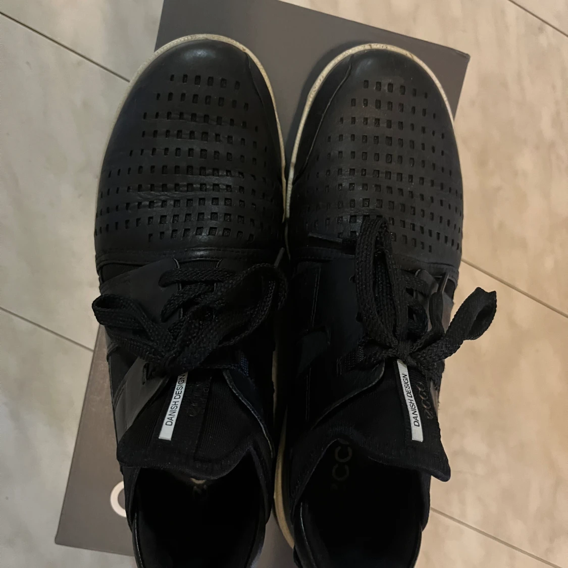 Black leather sneakers from Ecco - 92