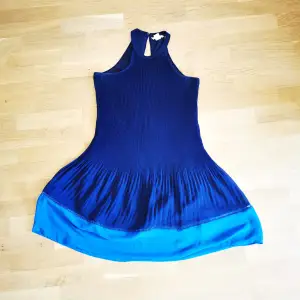 Dress from H&M size 36. Worn only once 