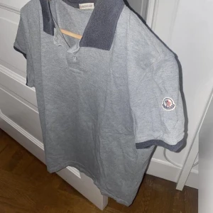 Moncler pike - Nypris: Ca 3000 kr Mycket bra skick! Storlek: M