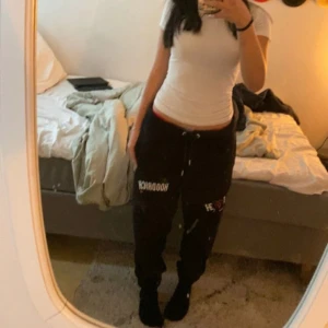 Hoodrich mjukis byxor  - Säljer mina hoodrich då dom inte används! Fint skick och super sköna!🤍(ord pris 700)