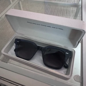 Marinblå chimi 04 - Säljer mina chimi pågrund av att jag inte använder dom något. Jätte fint skick och dom är i färgen marinblå och svåra att få tag i. 