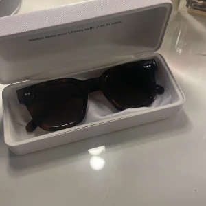 Chimi 04 - Säljer mina chimis! Dem är i modellen 04 och färgen tortoise💕💕 knappt använda!!