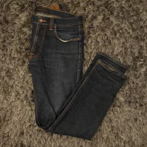 Nudie jeans  - Modellen är Lean Dean. Säljer pga dem är för stora för mig. Nypris ligger runt 1500 mitt pris 550:-