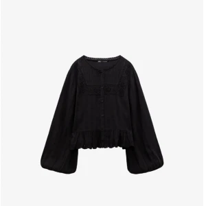 svart blus - Så snygg blus från Zara! Perfekt till sommaren. Använd 4-5 gånger 🥰