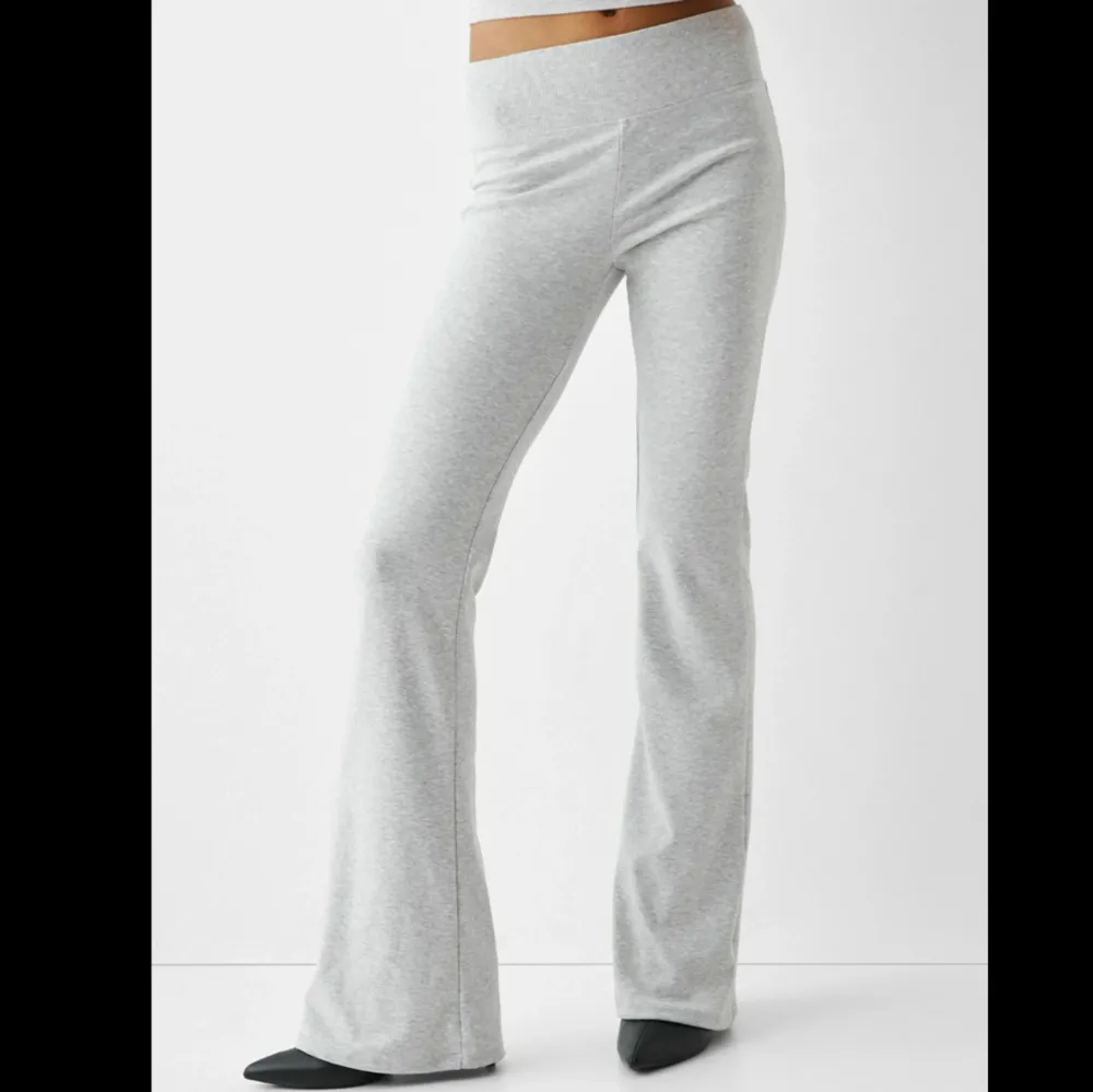 Sweatpants, superfina men tyvärr för långa för mig som är 160! Passar XS LITEN S. Jeans & Byxor.