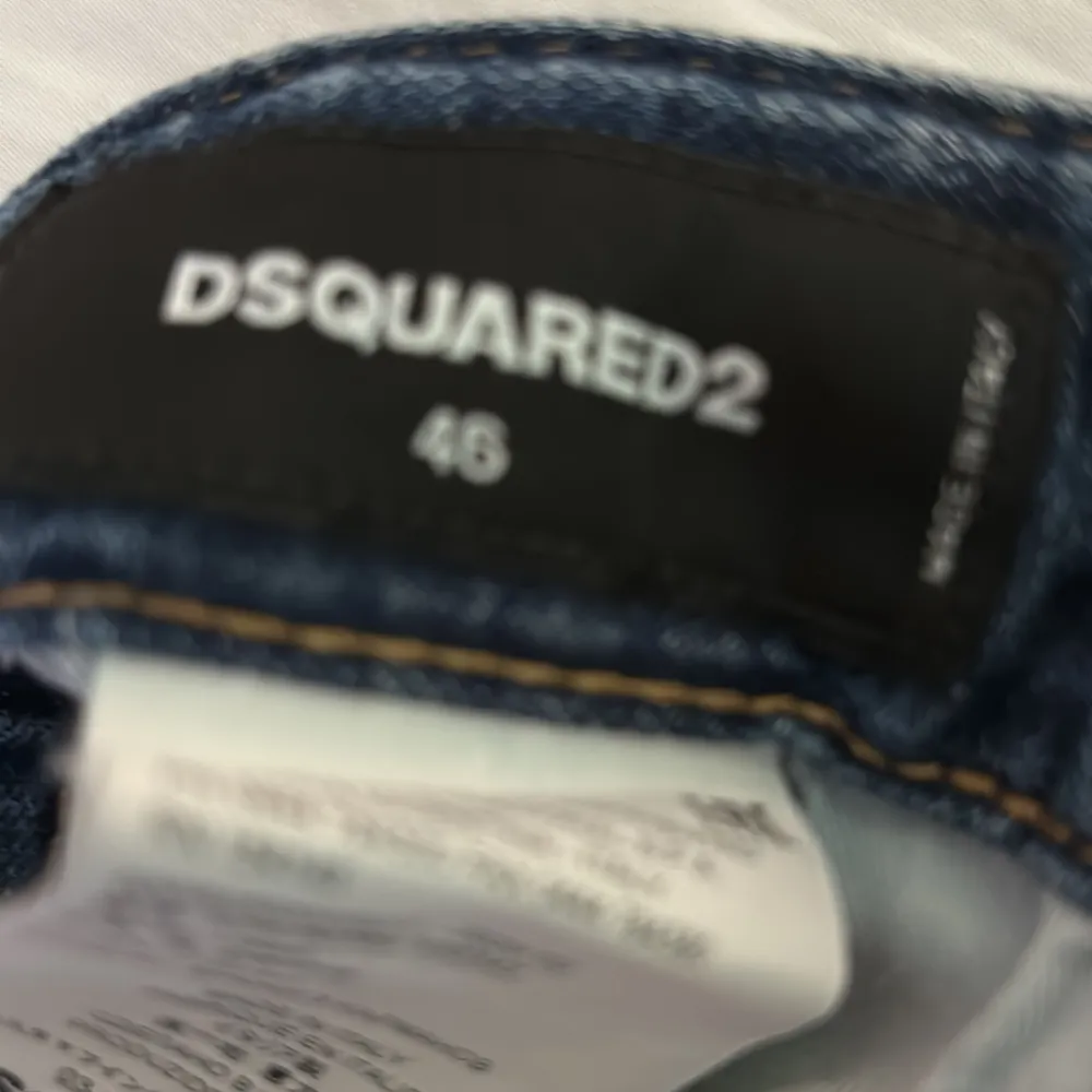 Tja säljer nu dessa dsquared jeans då dom har blivit för små för mig. Jeansen är i mycket bra skick. Vid minsta frågor eller funderingar är det bara att höra av sig. . Jeans & Byxor.