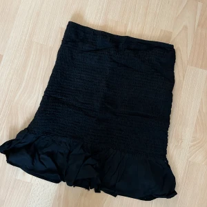 Kjol - Superfin kjol med volang!🌸🌸