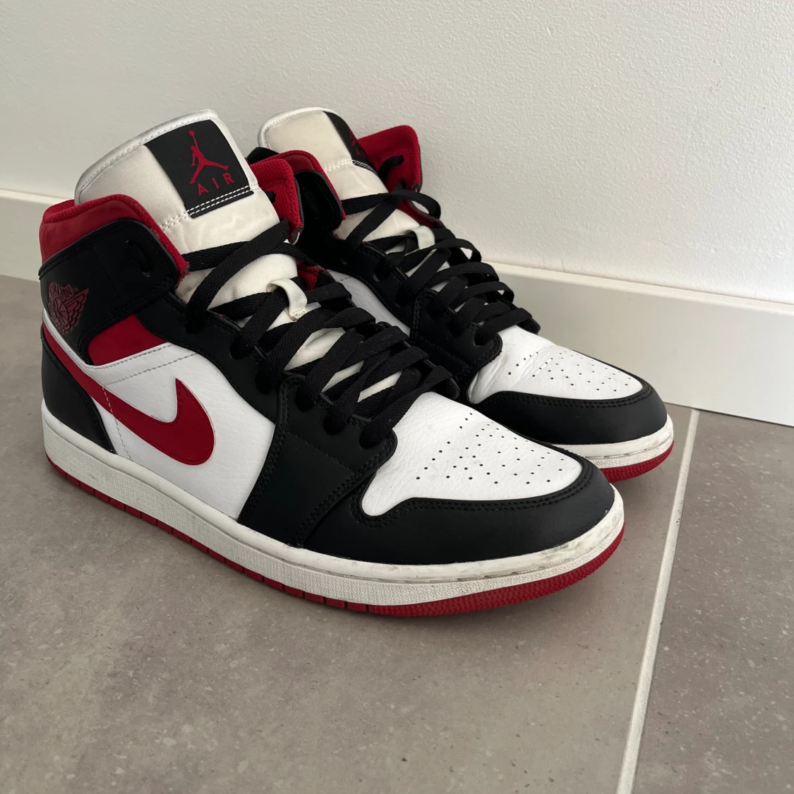 Jordans 1s  - 92