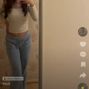 Juicy couture  - Säljer dessa då de inte kommer till användning längre. Använd fåtal gånger och är i nyskick.