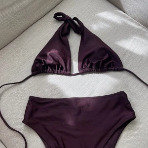 Superfin bikini till sommaren💞 - En fin bikini i fint skick till sommaren. Highwaisted underdel! ☺️☺️