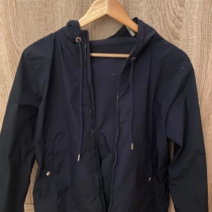 Moncler vindjacka  - Skick 9/10 Storlek M men funkar även som S 