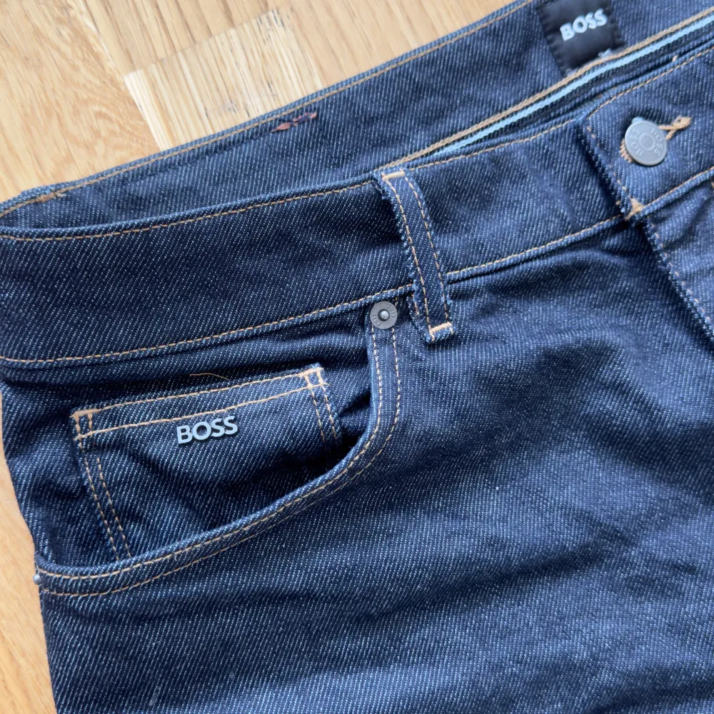 Nya Hugo boss jeans, använda 2 gånger Storlek 33/32. Jeans & Byxor.