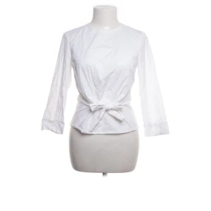 Zara blus - Har använt några gånger den är i okej skick. Den är ganska kort på💗