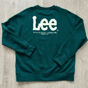 Crewneck Lee - Fet Crewneck ifrån Lee använd ca 2 ggr