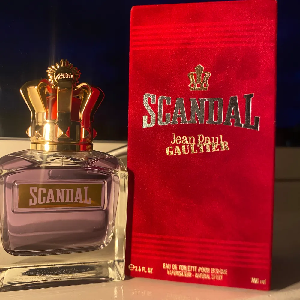 Säljer denna parfym för. Ca 98 ml av 100ml kvar. Knappt använd och väldigt fin doft.  Köparen står för frakt 🚚 . Övrigt.
