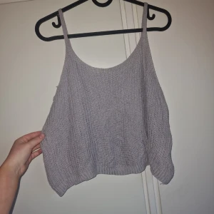 Topp - Super fin och skön topp, enbart testad. Lite kortare modell