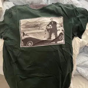 Grön limitato T-shirt i storlek Large  Bra skick 