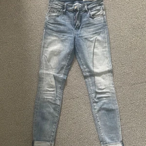 Jeans - Sköna blå jeans ifrån Zara Women.
