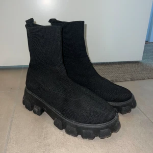 Boots - Boots av tyg, strumpa. 