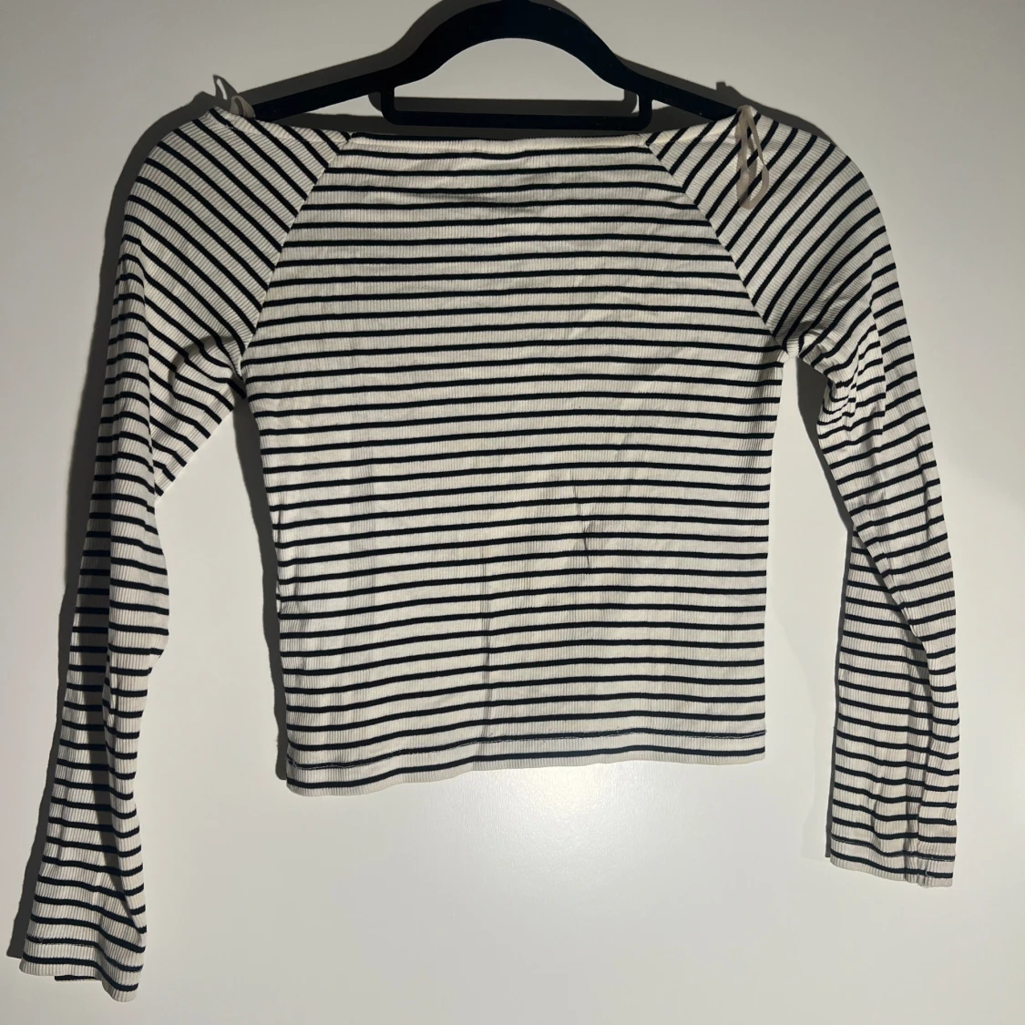 Långärmad randig tröja🖤🤍 - 90