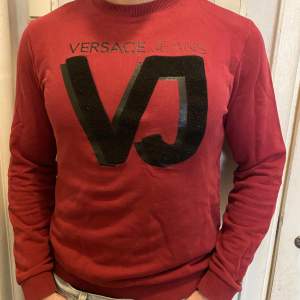 Versace tröja  Skick 9/10  Small/Medium