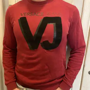 Versace tröja  Skick 9/10  Small/Medium