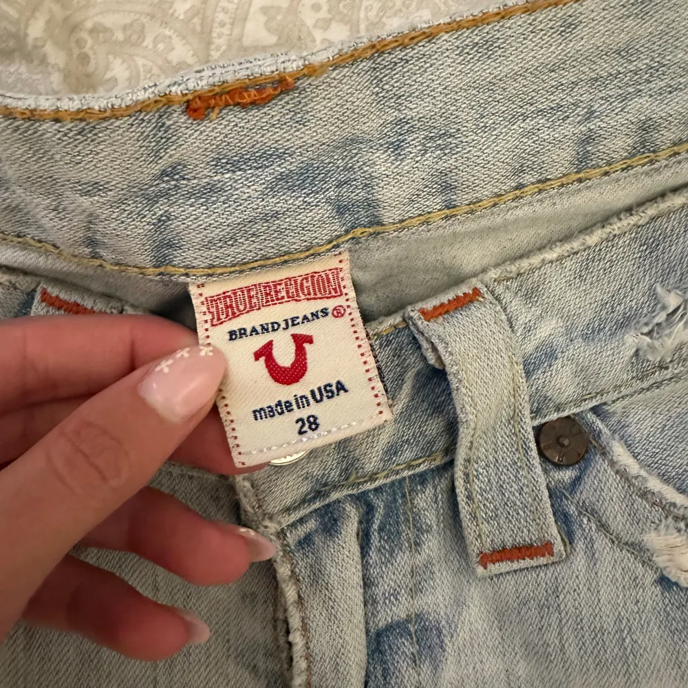Lågmidjade Jeans shorts från true religion. Storlek 28 (xs/s). Shorts.