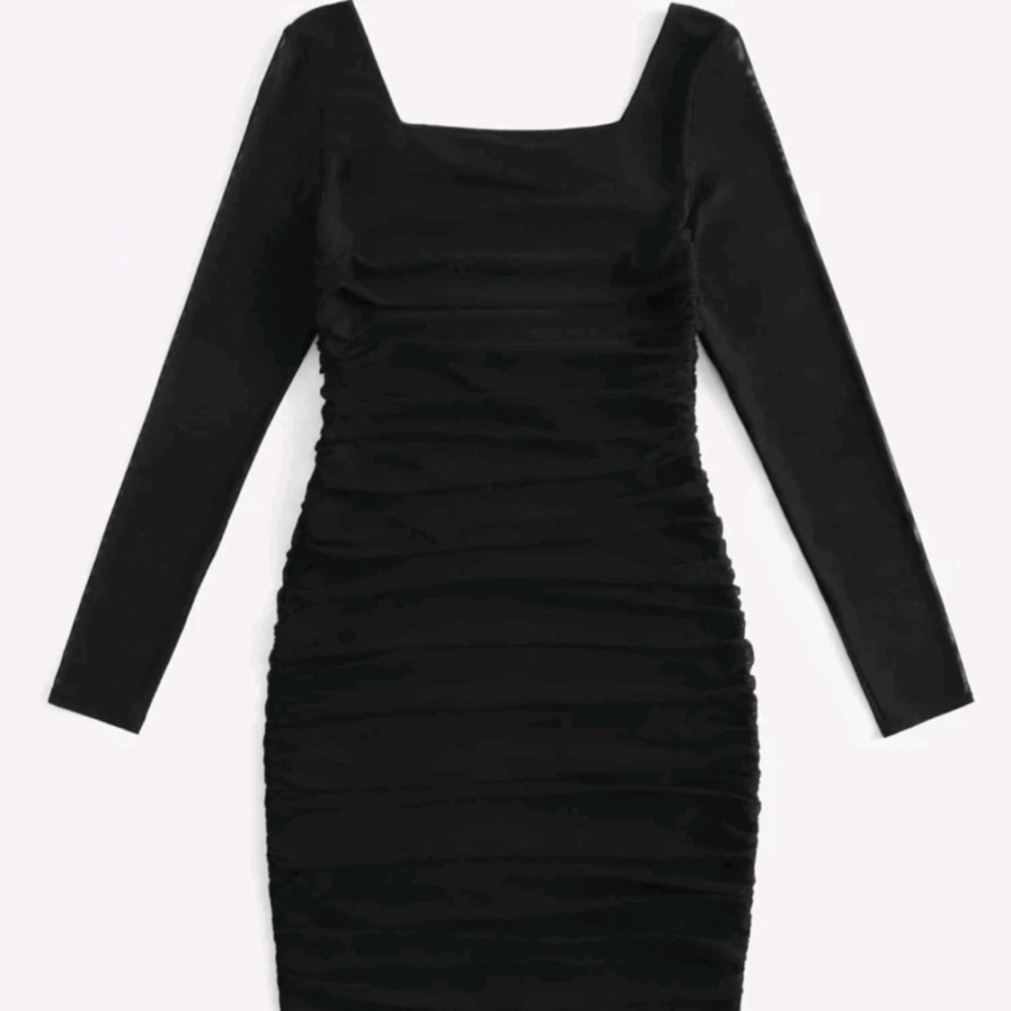 Svart tajt klänning