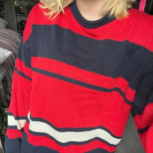 röd grandpa sweater  - röd stickad grandpa sweater . ݁₊ ⊹ . ݁ ⟡ ݁ . ⊹ ₊ ݁.