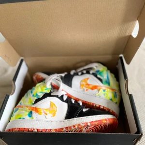 Jordans - 35,5  2år gamla  Limited edition