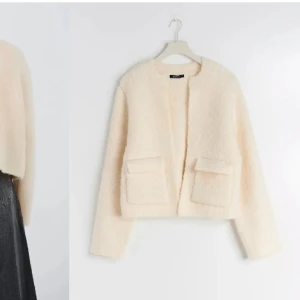 Kofta - Super fin kofta från Gina Tricot som aldrig ör använd! Storlek xs. Nypris 600kr