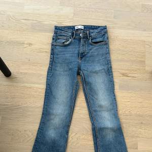 Jeans från zara (mid rise) 