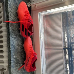 Adidas nemeziz - Good shoes for footballers and it’s for natural grass 