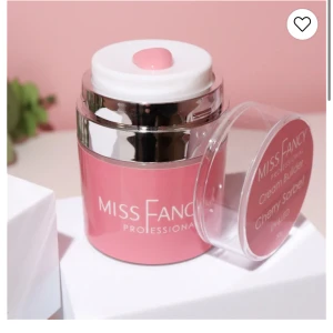 Cream builder gel Miss Fancy - Säljer min endast testade cream builder gel från Miss Fancy, då jag råkade köpa fel och kan inte returnera! Nypris 320kr (Hög/medium viskositet)