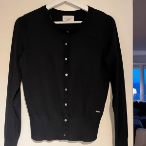 Kofta från Lindex - Supersöt kofta från lindex märke holly&white! Stlk s. Bra skick! 170+frakt❤️