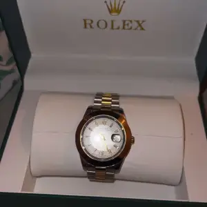 En 1:1 Rolex klocka som funkar som den ska pris kan diskuteras tveka inte på att skriva!