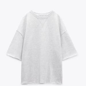 Kort sweatshirt - Supersnygg från zara, bra skick! Helt slutsåld❤️❤️