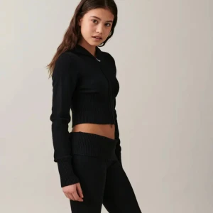 Gina trico fleece  - Säljer denna slutsålda fleece tröja från Gina trico strl 170 som en xs. Helt ny med prislappar! 